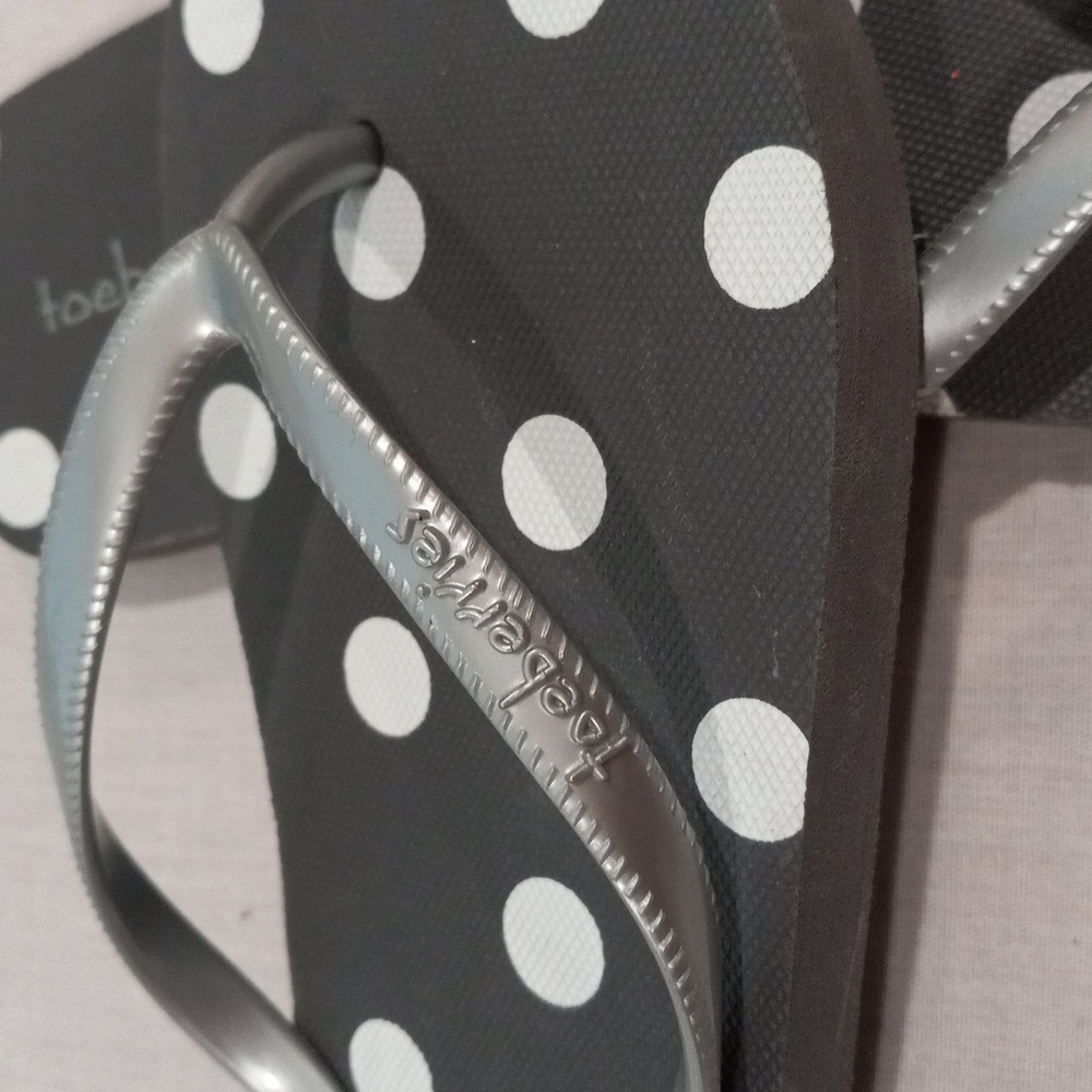 Flip Flops - Picture 8 of 9